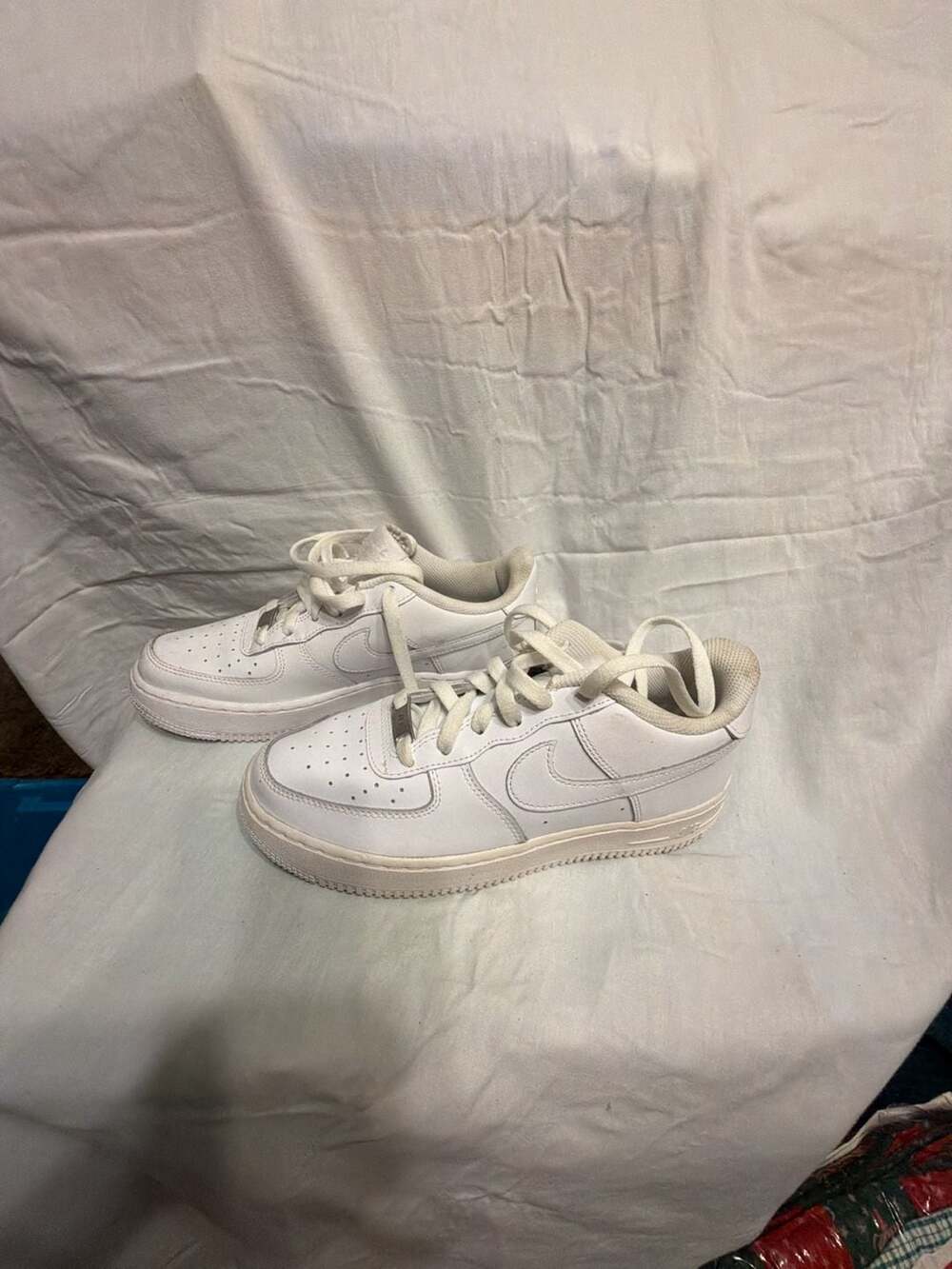 Nike Air Force 1 Youth GS White Sneakers - Picture 1 of 5